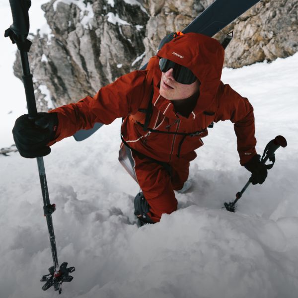 Skiing with a RECCO® pack